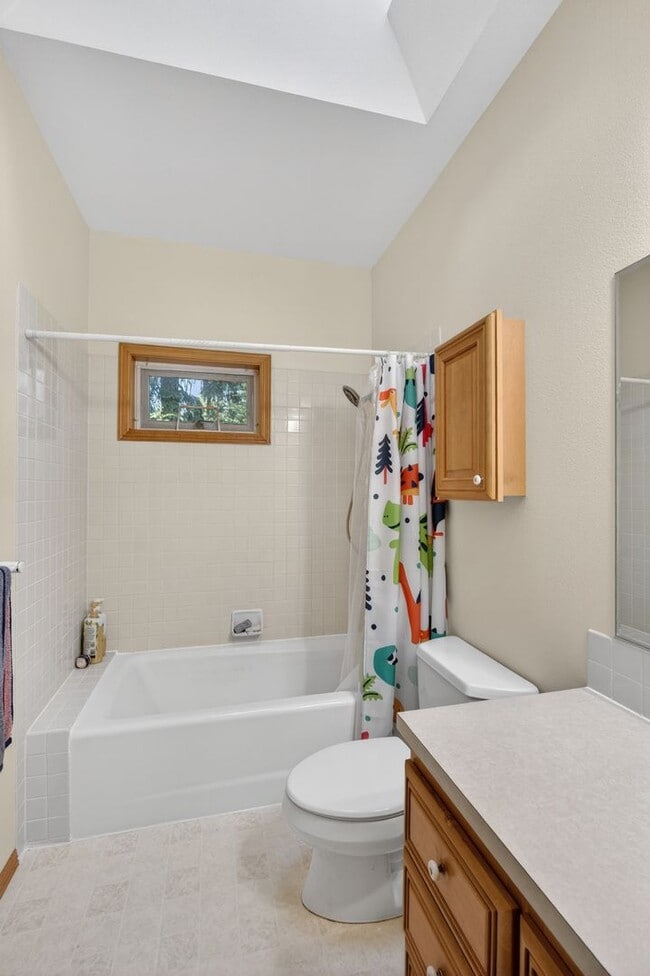 Building Photo - Coastal Elegance Near Sunrise Beach: Luxury 3BR/2.5BA Gig Harbor Home