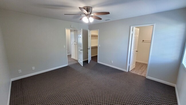 Building Photo - g13427