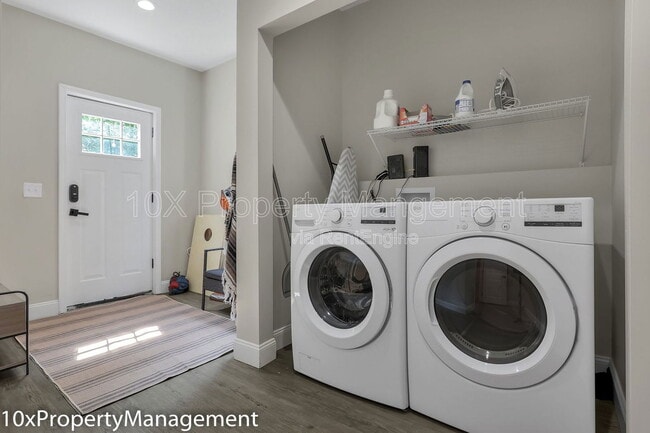 Building Photo - 566 Kimball Pl