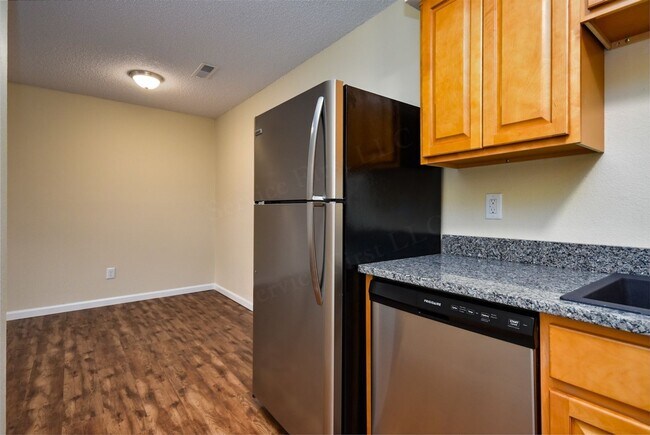 Building Photo - Table Rock Apartments