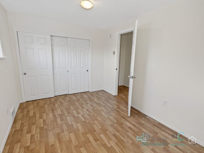 Building Photo - 849 1st Ave