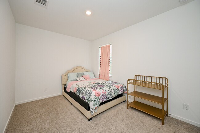 Building Photo - 21014 Vancherry Dr