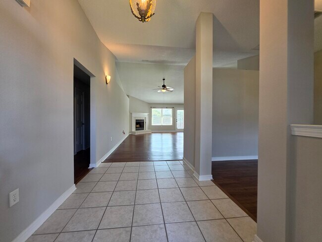 Building Photo - 2295 Heritage Cir