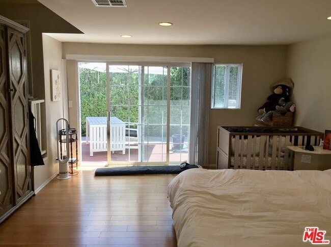 Building Photo - 2329 Clark Ave