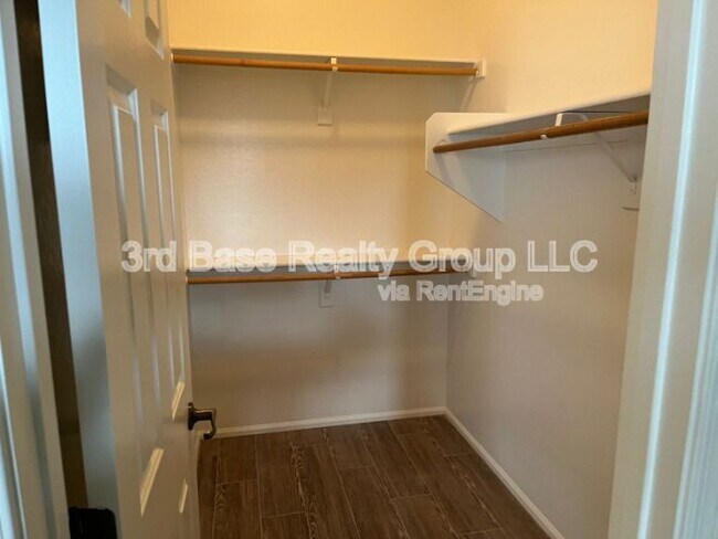 Building Photo - 12425 W Flanagan St