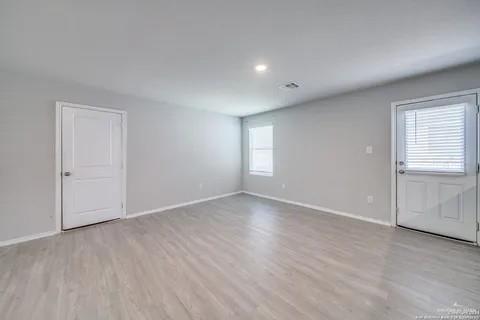 Building Photo - 22 Silos Meadows