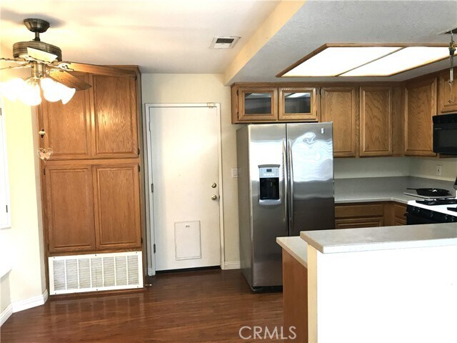 Building Photo - 23801 Sierra Oak Dr