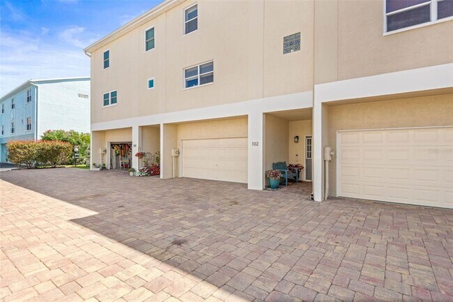 Primary Photo - 1109 Pinellas Bayway S