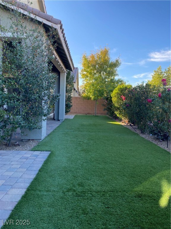 Building Photo - 3120 Pavilio Dr