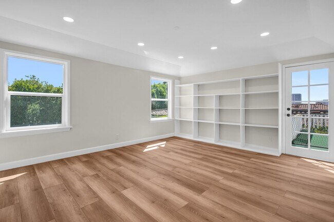 Building Photo - 414 Hilgard Ave
