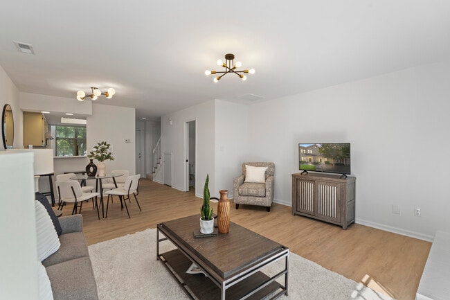 Building Photo - 9231 Kings Canyon Dr