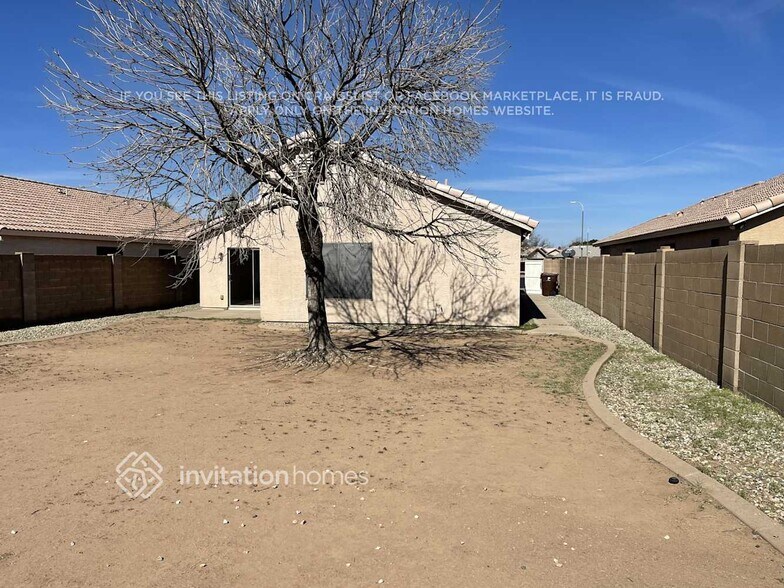 Building Photo - 9331 W Cinnabar Ave