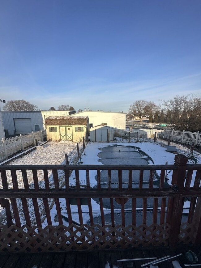 Building Photo - 2 bedroom 1 bathroom in Carlisle with In-ground Pool!