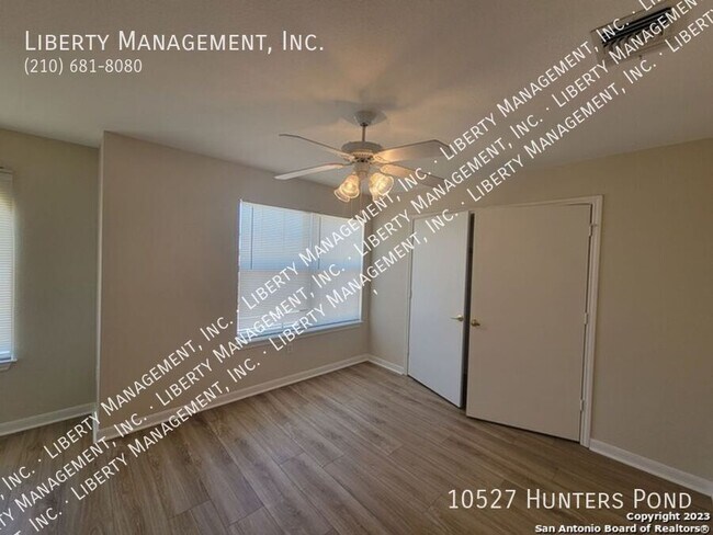 Building Photo - 10527 Hunters Pond