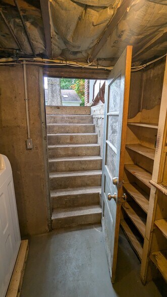 Building Photo - 1220 N Cedar Crest Blvd