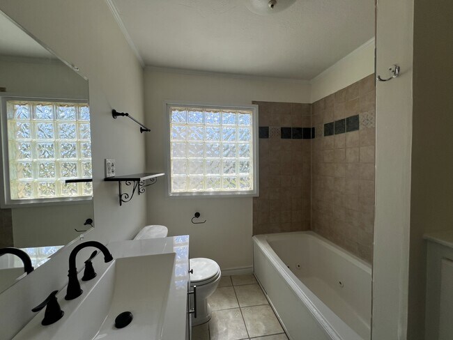 Building Photo - 2510 29th St