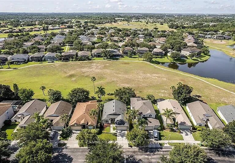 Backyard Golf Course - 15412 Amberbeam Blvd