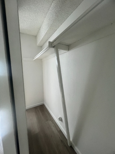 Building Photo - 900 S Highland Ave