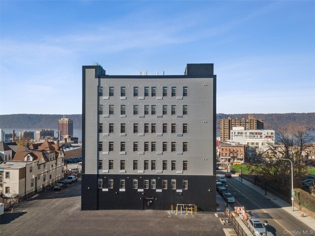 Primary Photo - 70 Ashburton Ave