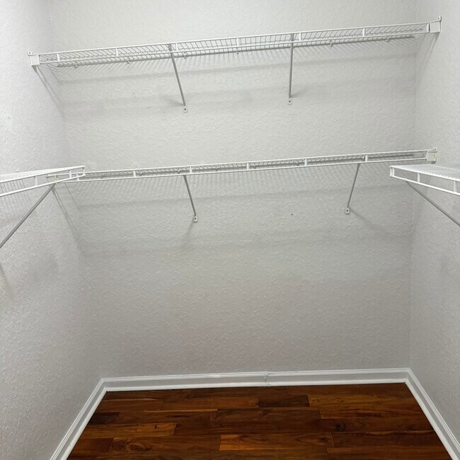 Building Photo - 2914 River Birch Dr