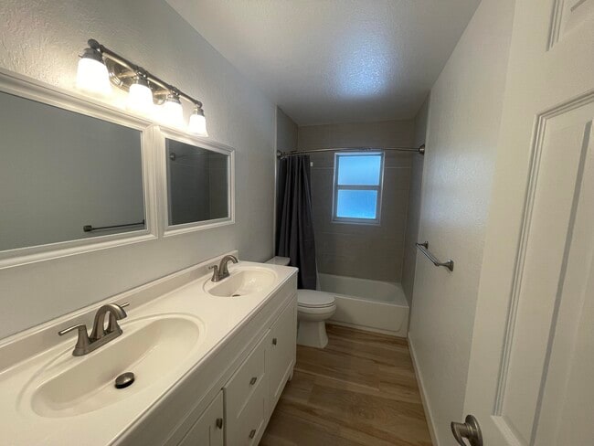 Building Photo - 11737 Inverness Cir