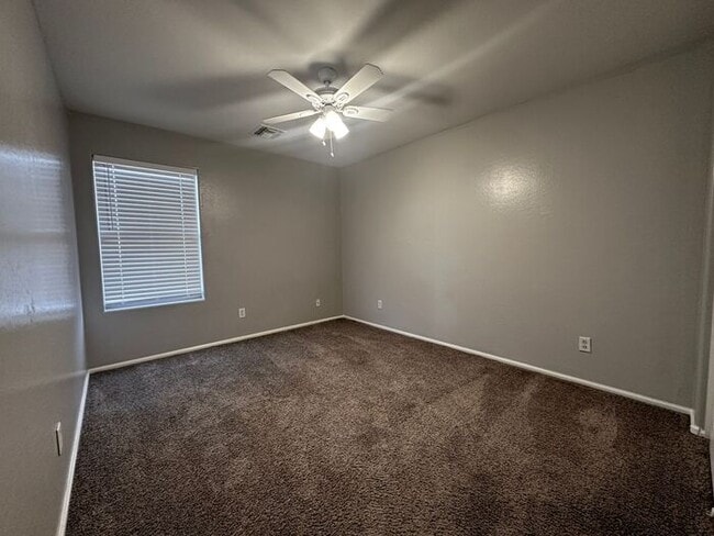 Building Photo - 4BEDROOM/2.5 BATH Lovely San Tan Home!!