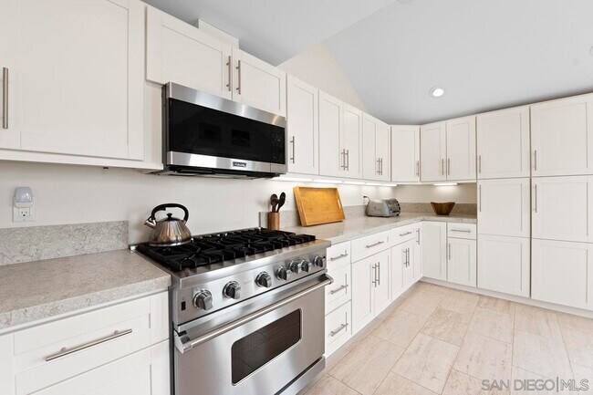 Building Photo - 154 9th St