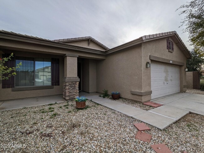 Building Photo - 16071 W Gelding Dr