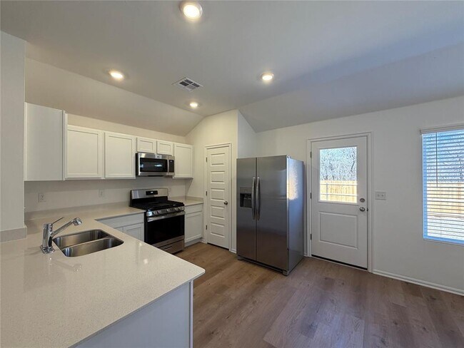 Building Photo - 10005 SW 38th St