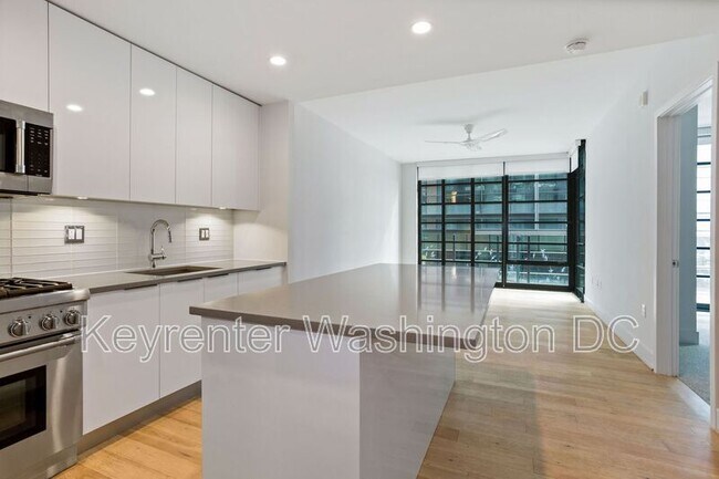 Building Photo - 45 Sutton Square SW