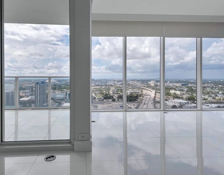 Building Photo - 1040 Biscayne Blvd