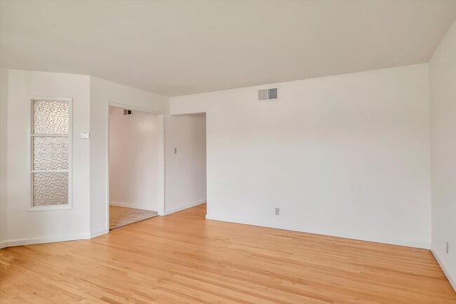 Building Photo - 754 Yale Ln