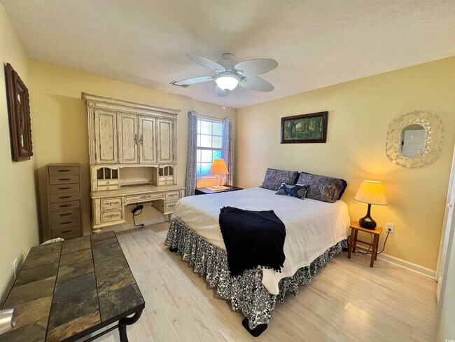 Building Photo - 628 Waterway Village Blvd