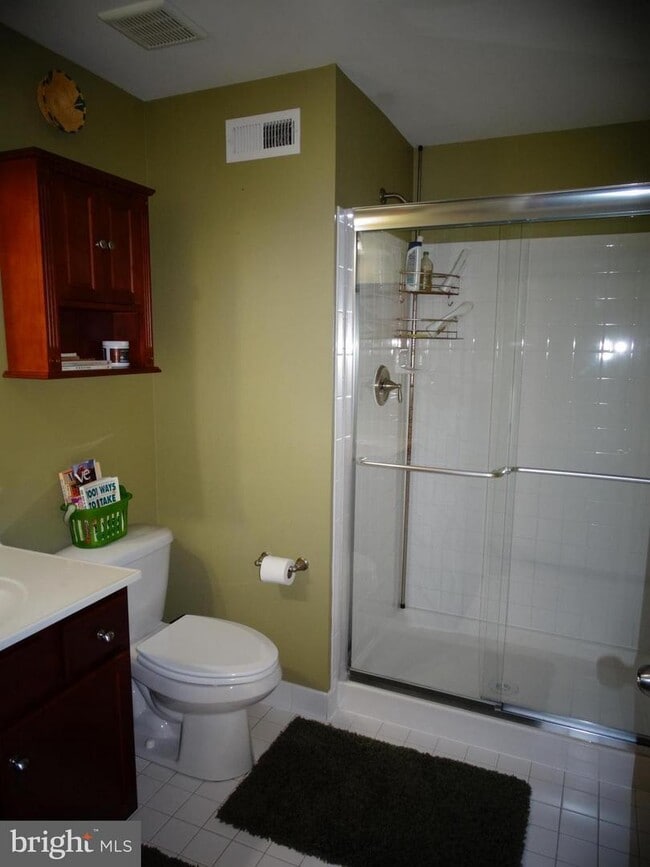 Building Photo - 6453 Swimmer Row Way