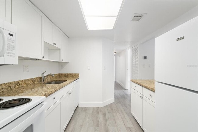 Building Photo - 22291 Westchester Blvd