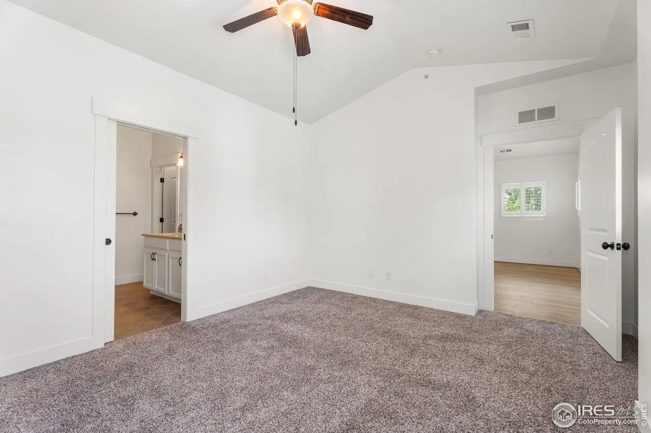 Building Photo - 5020 Cinquefoil Ln