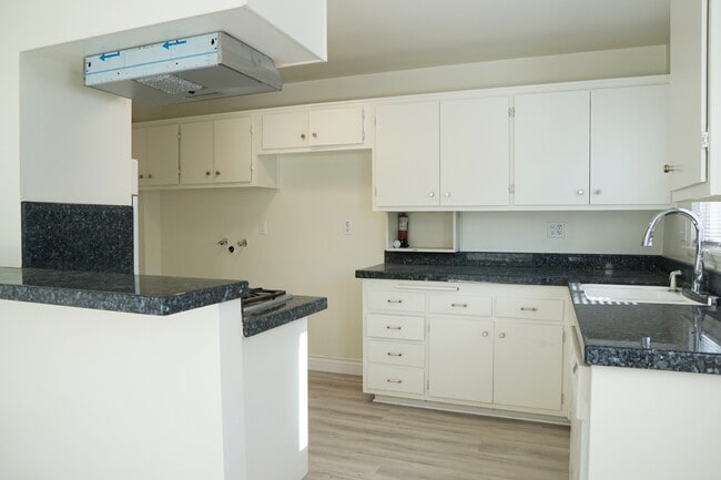 Building Photo - 39220 Karen St