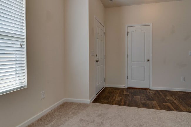 Building Photo - 4 BR/2.5 BA Home - A Rare Rental Between C...