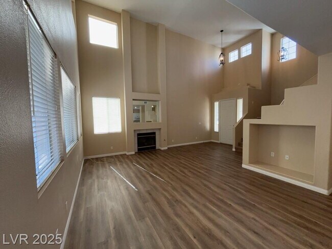Building Photo - LIMITED TIME ONLY! 2 WEEKS FREE RENT *excludes recurring fees* Charming 3-Bedroom Oasis on Butter...