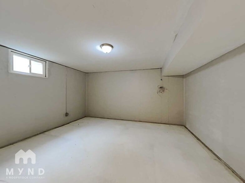 Building Photo - 105 W Carolina St