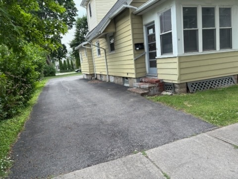 Deep drive way - 35 Langslow St