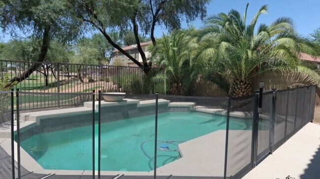 Building Photo - 3718 E Sebastian Ln