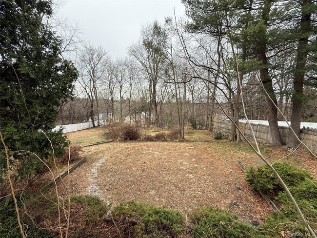 Building Photo - 16 Minkel Rd