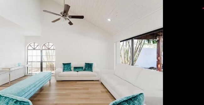 Building Photo - 665 Jeffery St