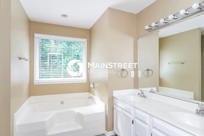 Building Photo - 3 Bedroom Pet-Friendly Home in Clemmons, NC with Main Street Renewal