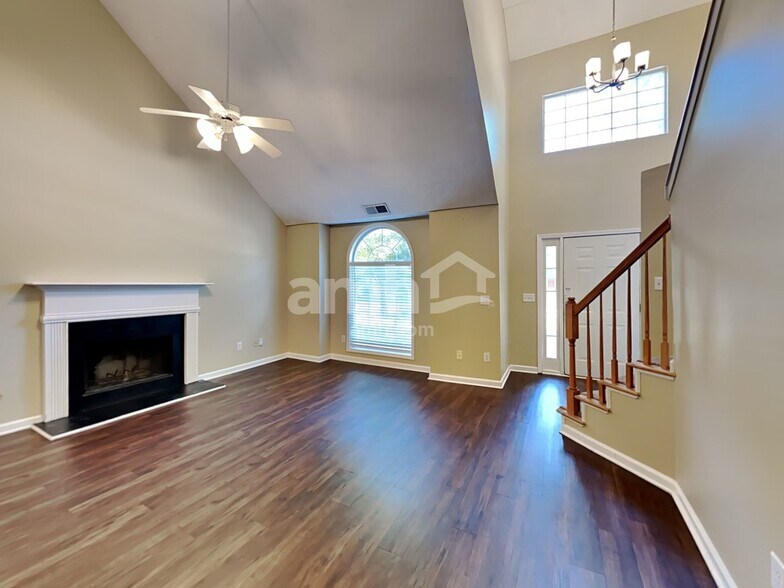 Building Photo - 4810 Lake Park Ter