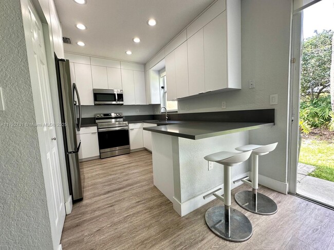 Building Photo - 895 NW 170th Terrace