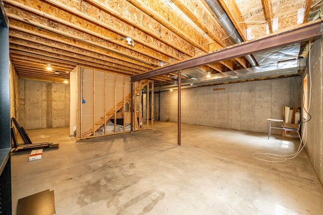Building Photo - 5018 S Dillon St
