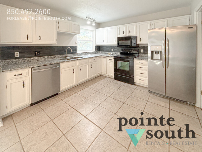 Building Photo - 107 Wild Oak Dr