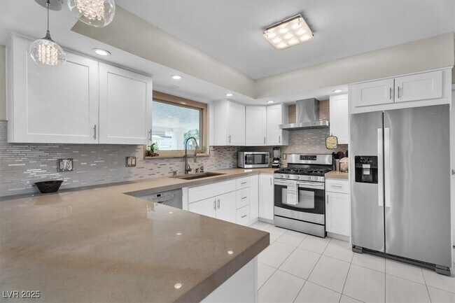 Building Photo - 2100 Westlund Dr